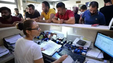 AYM'den Noter ve Yargılama Kararları: Hafta Sonu Çalışma Düzenlemesi İptal Edildi