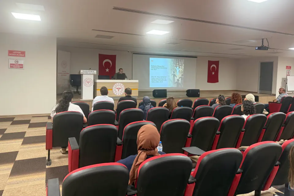 Yalova'da Sağlık Çalışanlarına ve Vatandaşlara Doğru İletişim Eğitimi Verildi görseli