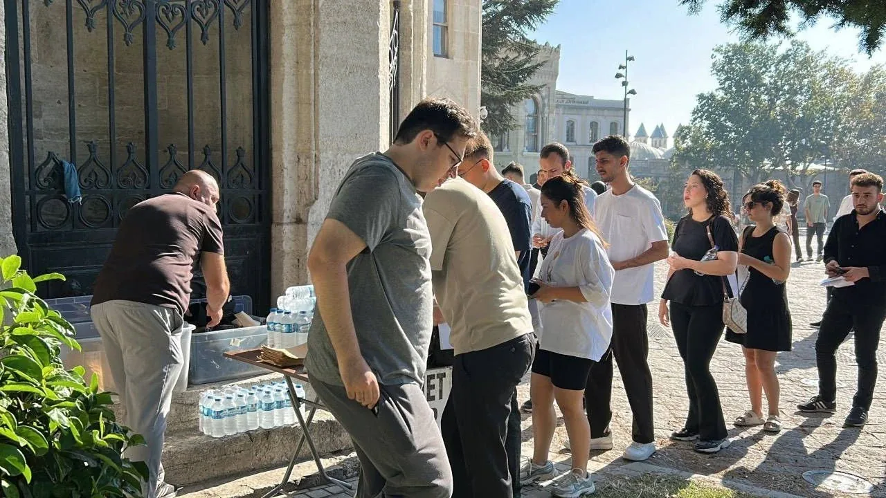 KPSS Lisans oturumu başladı: 1 milyon 708 bin aday 145 merkezde sınava girdi KPSS Lisans oturumu başladı: 1 milyon 708 bin aday 145 merkezde sınava girdi