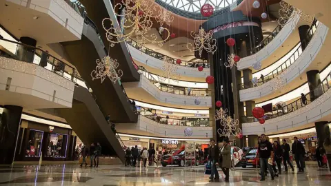 AVM Devri Kapanıyor mu? Perakende Sektöründe 'Yaşam Merkezi' Dönüşümü