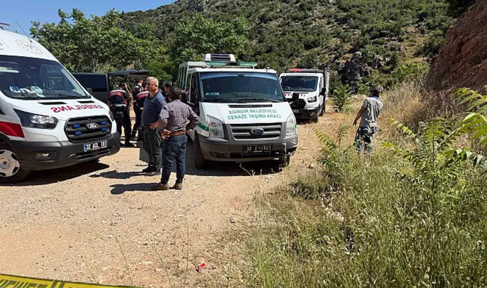 Isparta'da Araçta Ölü Bulunan İki Genç Hakkında Yeni Bilgi: Ölüm Nedeni Ne? görseli