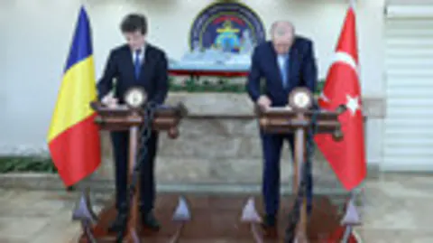 Cumhurbaşkanı Erdoğan ve Romanya Cumhurbaşkanı Nicușor Dan İstanbul'da Bir Araya Geldi