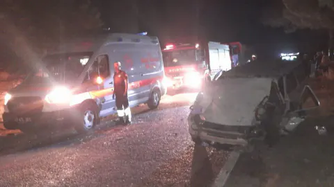 Manisa Selendi'de Traktör ve Otomobil Çarpıştı: 4 Yaralı