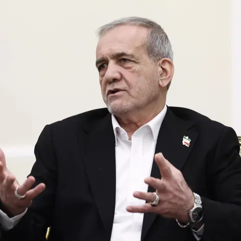 Pezeshkian'dan ABD'ye sert mesaj: 'Savaşmak istiyorlarsa orduyla savaşsınlar, sivillere neden?'