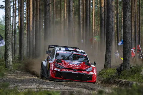 Sebastien Ogier, Finlandiya Rallisi'nde Sağanak Yağışla Liderliği Ele Geçirdi