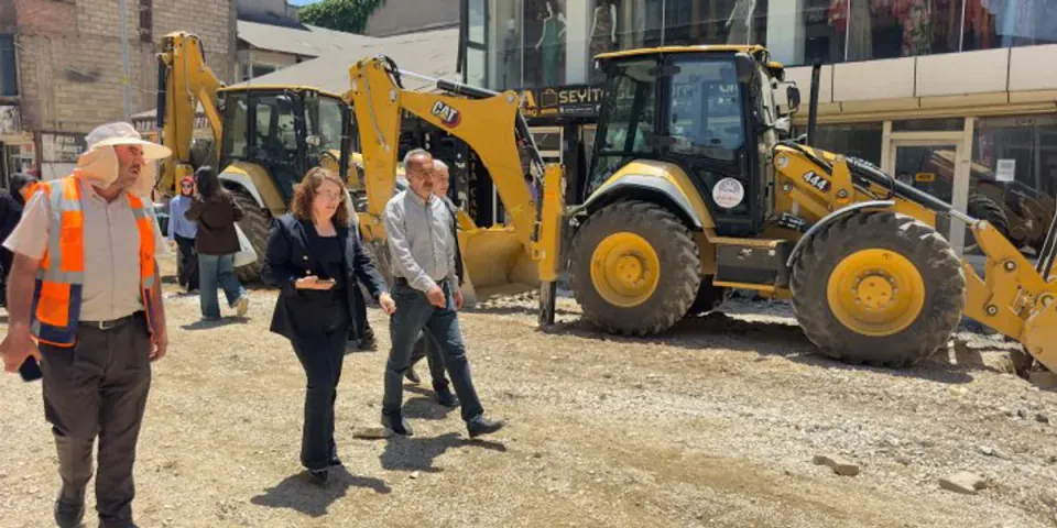 Yüksekova Kültür Sanat Sokağı'nda Yenileme Çalışmaları Sürüyor görseli