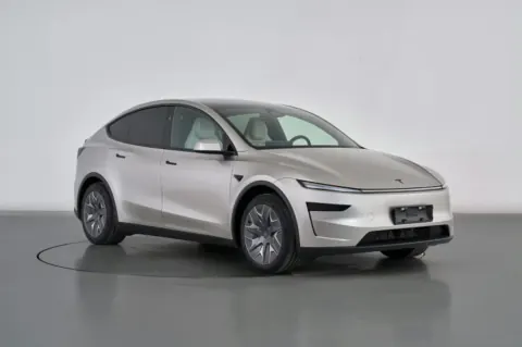 Tesla Model Y L Avrupa'ya Geliyor: 6 ve 7 Koltuklu Yeni SUV'un Detayları