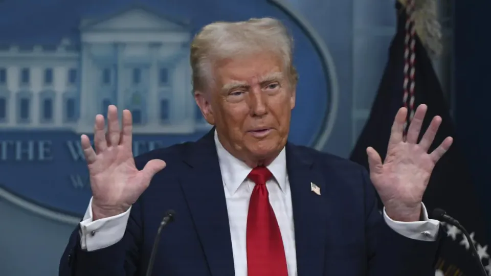 Trump: Rusya-Ukrayna savaşında çözüme 'hiç olmadığı kadar yakınız', Putin ile görüşmeler sürüyor görseli