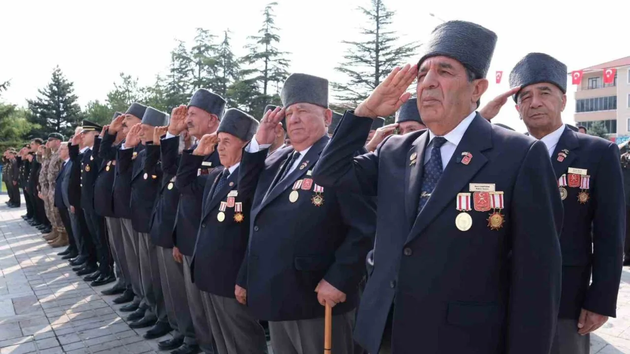 Erzincan'da 19 Eylül Gaziler Günü 105. Yıl Törenlerle Anıldı Erzincan'da 19 Eylül Gaziler Günü 105. Yıl Törenlerle Anıldı
