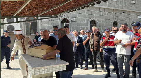 Bartın Amasra'da acı final: Kazada ölen anne ve 3 aylık bebek yan yana defnedildi