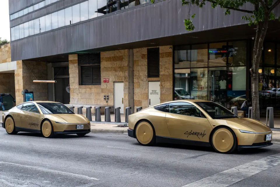 Tesla hisseleri Cybercab hayal kırıklığıyla 6 düştü görseli