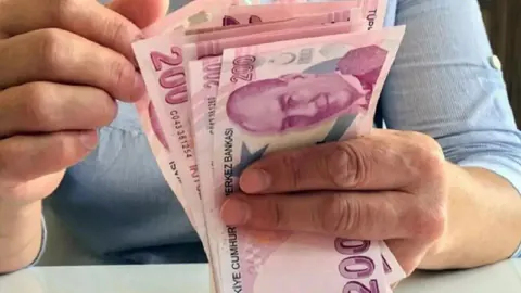 Yargıtay'dan Emekli Maaşı Kesintisine İlişkin Emsal Karar