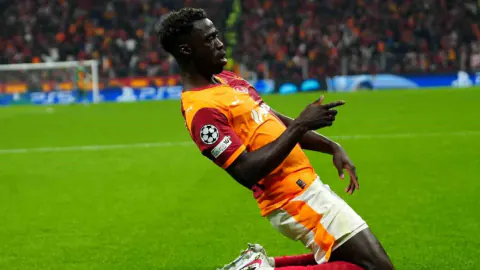 Galatasaray'da Davinson Sanchez Alarmı: Como'dan Dev Teklif