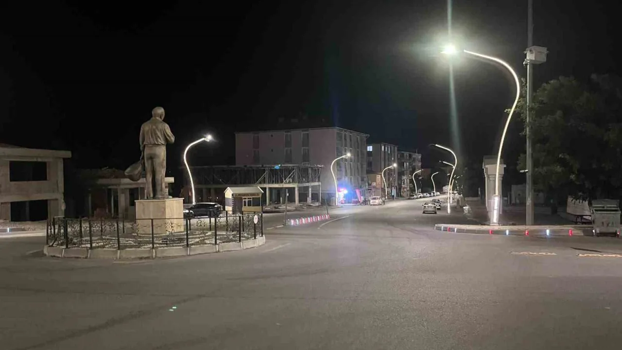 Kırşehir'de 3.4 Büyüklüğünde Deprem Kaydedildi Kırşehir'de 3.4 Büyüklüğünde Deprem Kaydedildi