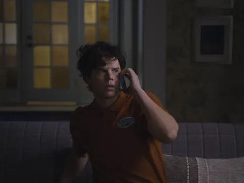 Curry Barker 'Mama Bear' ile Halloween öncesi YouTube'da korku yayını yaptı