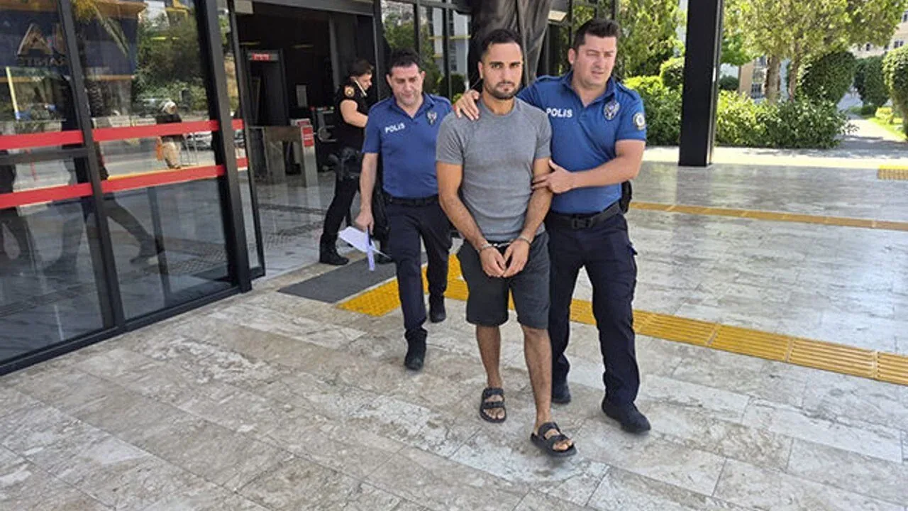 Alanya'da Cinsel Saldırı ve Gasp Şüphelisi Muhammed A. Tutuklandı Alanya'da Cinsel Saldırı ve Gasp Şüphelisi Muhammed A. Tutuklandı
