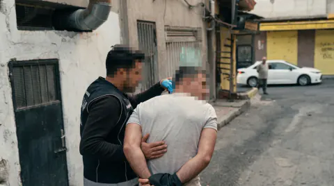 Türkiye Genelinde Dev Narkotik Operasyonu: Binlerce Gözaltı ve Tonlarca Zehir Ele Geçirildi
