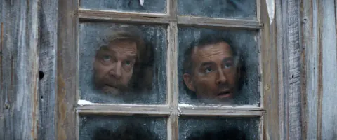 Mayday: Ryan Reynolds ve Kenneth Branagh'ın Soğuk Savaş Komedisi Bu Hafta Vizyona Girdi