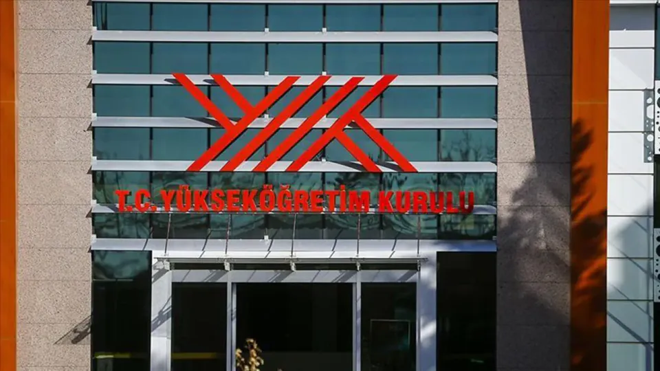 YÖK'ten Vakıf Üniversitelerine Öğrenim Ücreti Sınırı: Artış %25 ile Sınırlı görseli