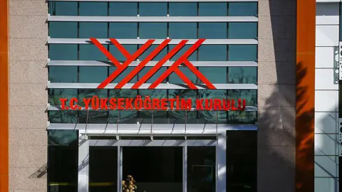 YÖK'ten Vakıf Üniversitelerine Öğrenim Ücreti Sınırı: Artış %25 ile Sınırlı