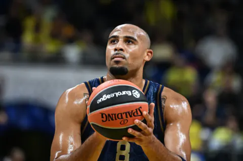 Fenerbahçe Beko, Bayern Münih'i 100-76 ezdi: EuroLeague'de 2'de 2