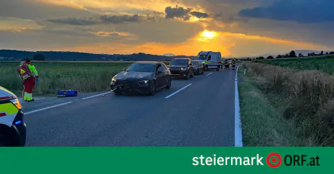 Avusturya'da Rehle Çarpması: 4 Araçlı Kazada 2 Motosikletli Yaralandı
