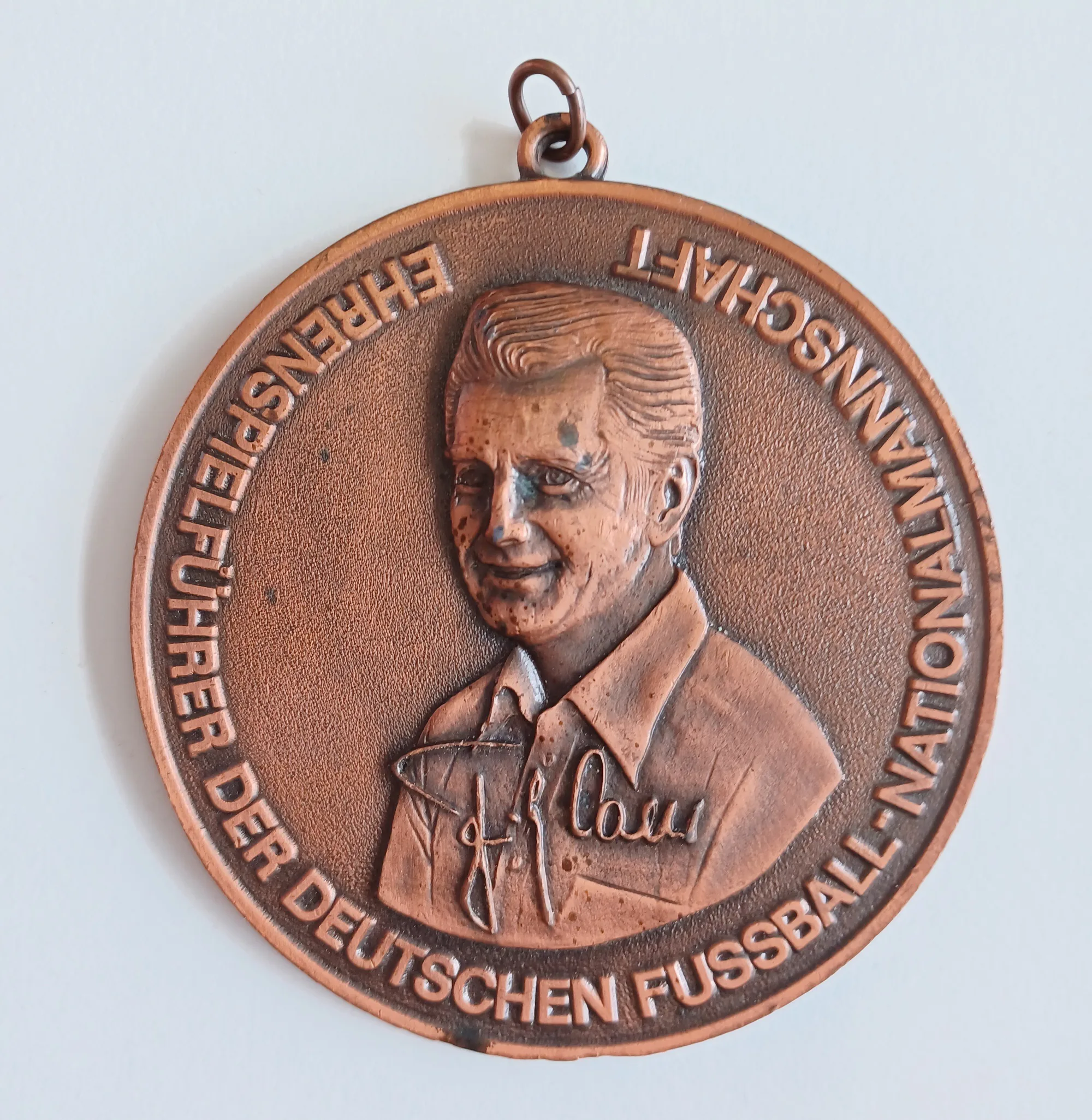Alman Futbolunun Gelecek Yıldızları Fritz-Walter-Medaille ile Taçlandırılıyor Alman Futbolunun Gelecek Yıldızları Fritz-Walter-Medaille ile Taçlandırılıyor