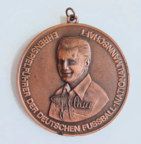 Alman Futbolunun Gelecek Yıldızları Fritz-Walter-Medaille ile Taçlandırılıyor Alman Futbolunun Gelecek Yıldızları Fritz-Walter-Medaille ile Taçlandırılıyor