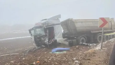 Ankara Çevreyolu'nda İki Tır Çarpıştı: Bir Yaralı
