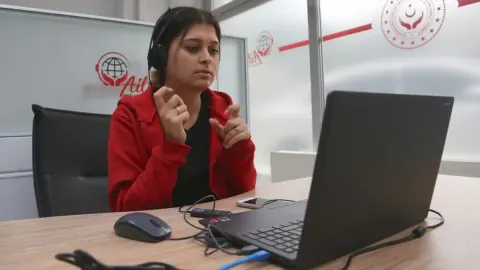 AİLEM Engelsiz İletişim Merkezi 335 bin 288 çağrıya çeviri desteği sağladı