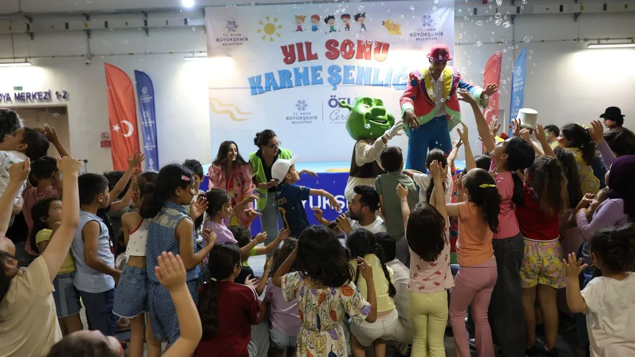 Aydın'da Karne Şenliği Coşkusu: Melis Fis Konseri Yarın Gece! Aydın'da Karne Şenliği Coşkusu: Melis Fis Konseri Yarın Gece!
