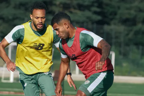 Bursaspor'un Yeni Transferleri Belli Oldu: Sözleşme Süreleri ve Detaylar