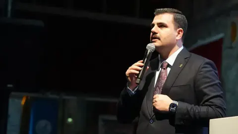 Eyyüp Kadir İnan'dan Özgür Özel'e AK Gençlik Yanıtı: Trajikomik