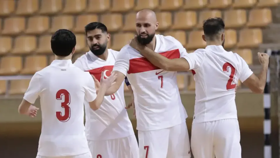 Milli futsal oyuncusu Adem Küçükkartal 34 yaşında hayatını kaybetti görseli