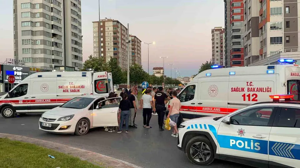 Kayseri'de kaza anında kritik müdahale: Çevik Kuvvet Şube Müdürü yardıma koştu görseli