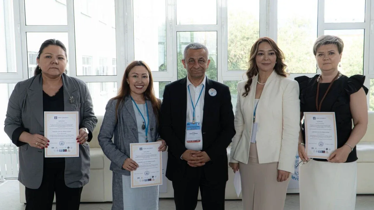 BAİBÜ'lü Prof. Dr. Himmet Karadal Kazakistan'daki Dev Kongreye Öncülük Etti BAİBÜ'lü Prof. Dr. Himmet Karadal Kazakistan'daki Dev Kongreye Öncülük Etti