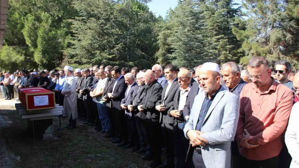 Vali Yardımcısı İhsan Ayrancı Suluova'da Toprağa Verildi görseli