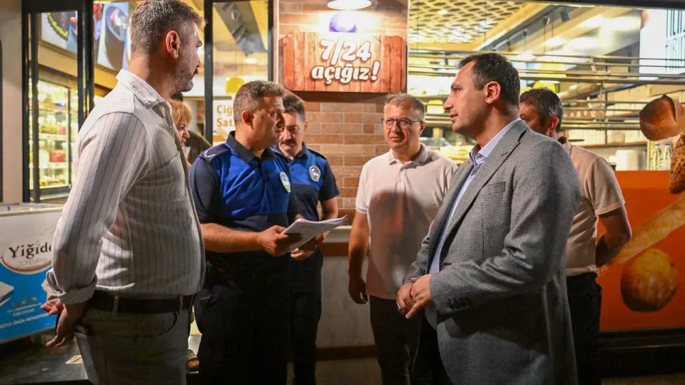 Bornova'da fırınlara şafak operasyonu: Başkan Ömer Eşki hijyen ve gramajı denetledi görseli