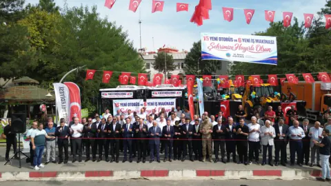 Siirt Belediyesine 21 Yeni Araç Hizmete Girdi: 15 Otobüs, 6 İş Makinesi