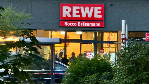 Berlin'de Süpermarkette Geiselnahme: Özel Harekat ve Keskin Nişancılar Devrede