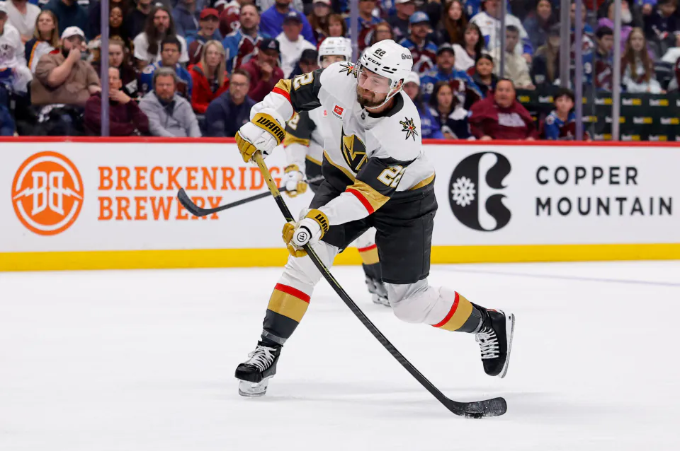 Chicago Blackhawks'tan Hamle: Cole Smith ile 3 Yıllık Anlaşma görseli