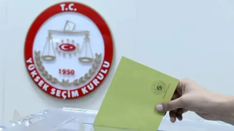 İstanbul Seçim Anketi Sonuçları: AK Parti ve CHP Arasındaki Fark Kapandı