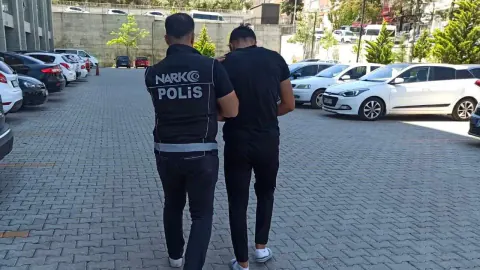 Kırıkkale'de Narkotik Operasyonu: Yüzlerce Sentetik Hap Ele Geçirildi