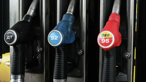 Rusya'nın Başkentinde Benzin Kıtlığı Paniği: Satış Limitleri Gerçek mi?