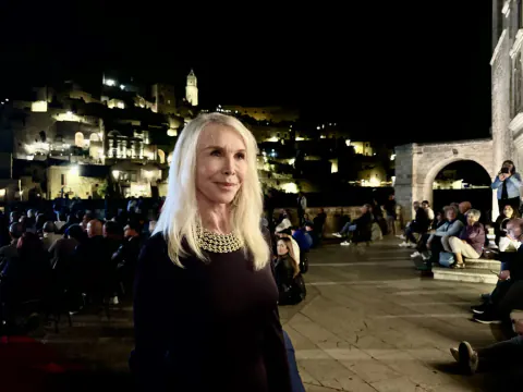 Trudie Styler'dan Beklenmedik Duyuru: Napoli'den Gelen Onur Ödülü