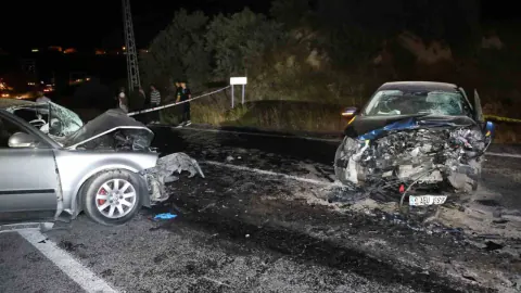 Nevşehir'de kafa kafaya çarpışma: Hatalı sollama can aldı