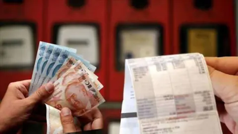 Elektrik ve Doğalgaz Güvence Bedeli İadesi: 5 Günde Elektrik, 15 Günde Doğalgaz Ödeniyor