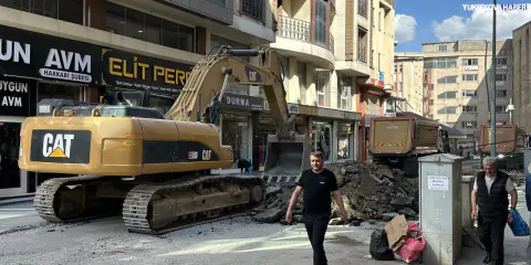 Yüksekova'nın merkezinde değişim: Kültür Sanat Caddesi modernize ediliyor Yüksekova'nın merkezinde değişim: Kültür Sanat Caddesi modernize ediliyor