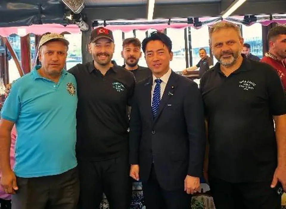 Japonya Savunma Bakanı Shinjiro Koizumi İstanbul'da Türk Kahvesi İçti görseli