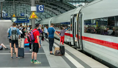 Almanya'da Kriz: Deutsche Bahn'dan Sıcaklar Nedeniyle Seyahat Uyarısı